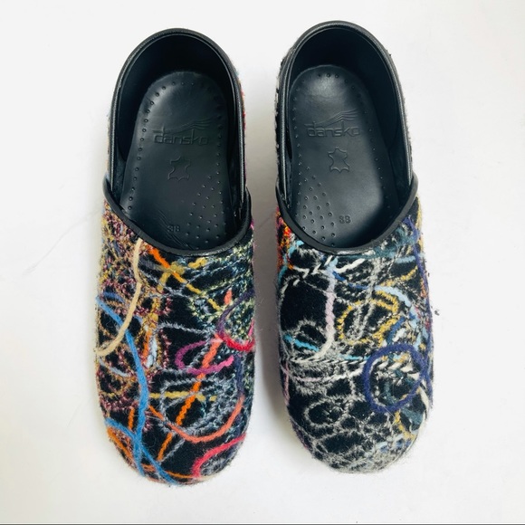 dansko scribble print clogs